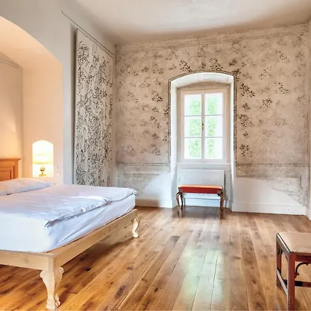 Zamek Bon Repos Villa
